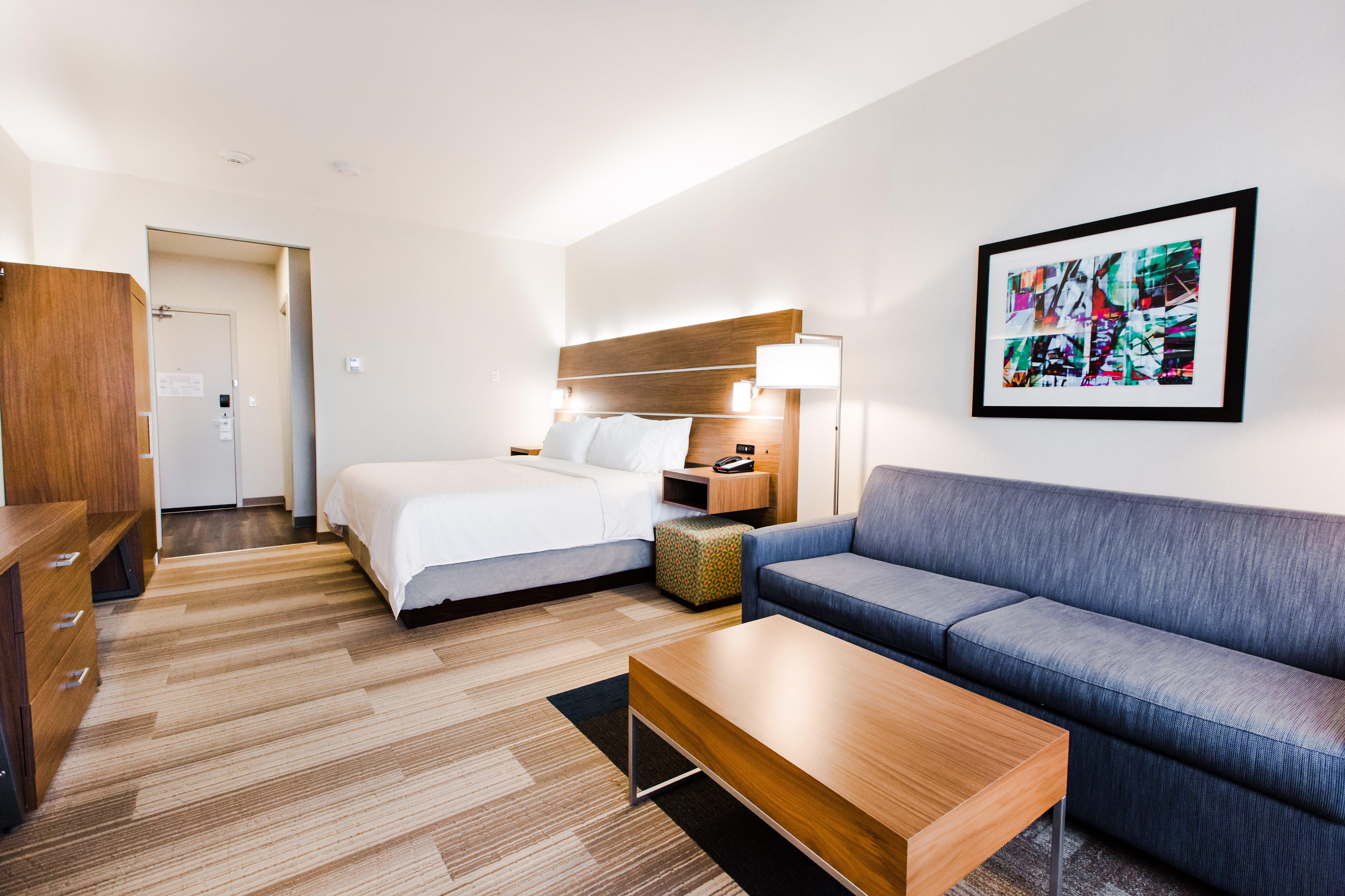 Holiday Inn Express & Suites - West Edmonton-Mall Area, An Ihg Hotel Exterior photo